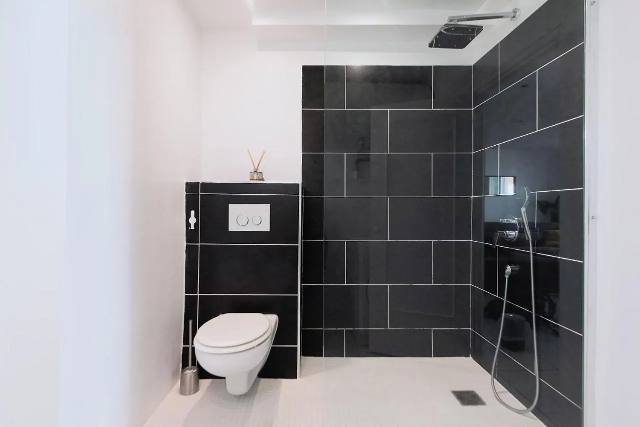 Grand Appartement- Le Port A/C Nice Apartment