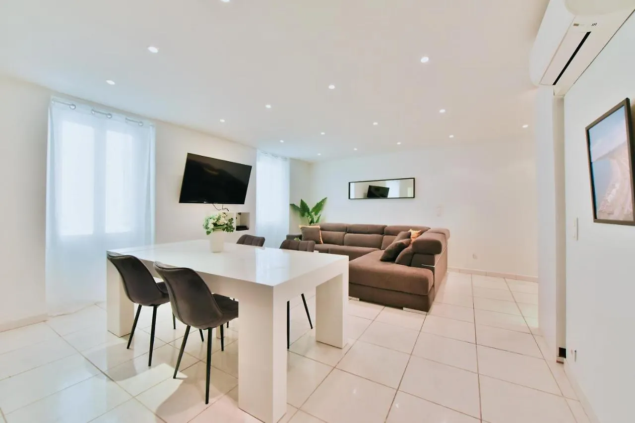Grand Appartement- Le Port A/C location